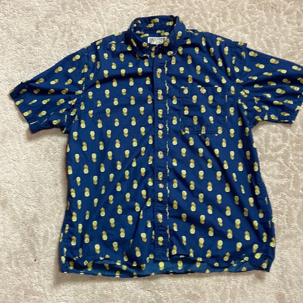 Duluth button down short sleeve shirt size L